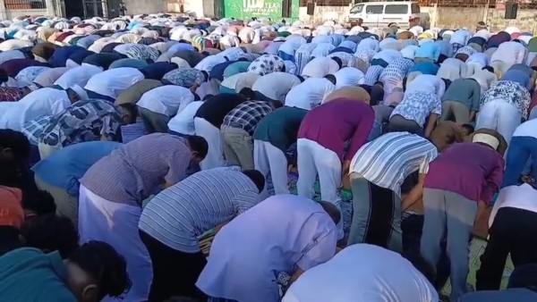 கிண்ணியாவில் திடல் பெருநாள் தொழுகை! 